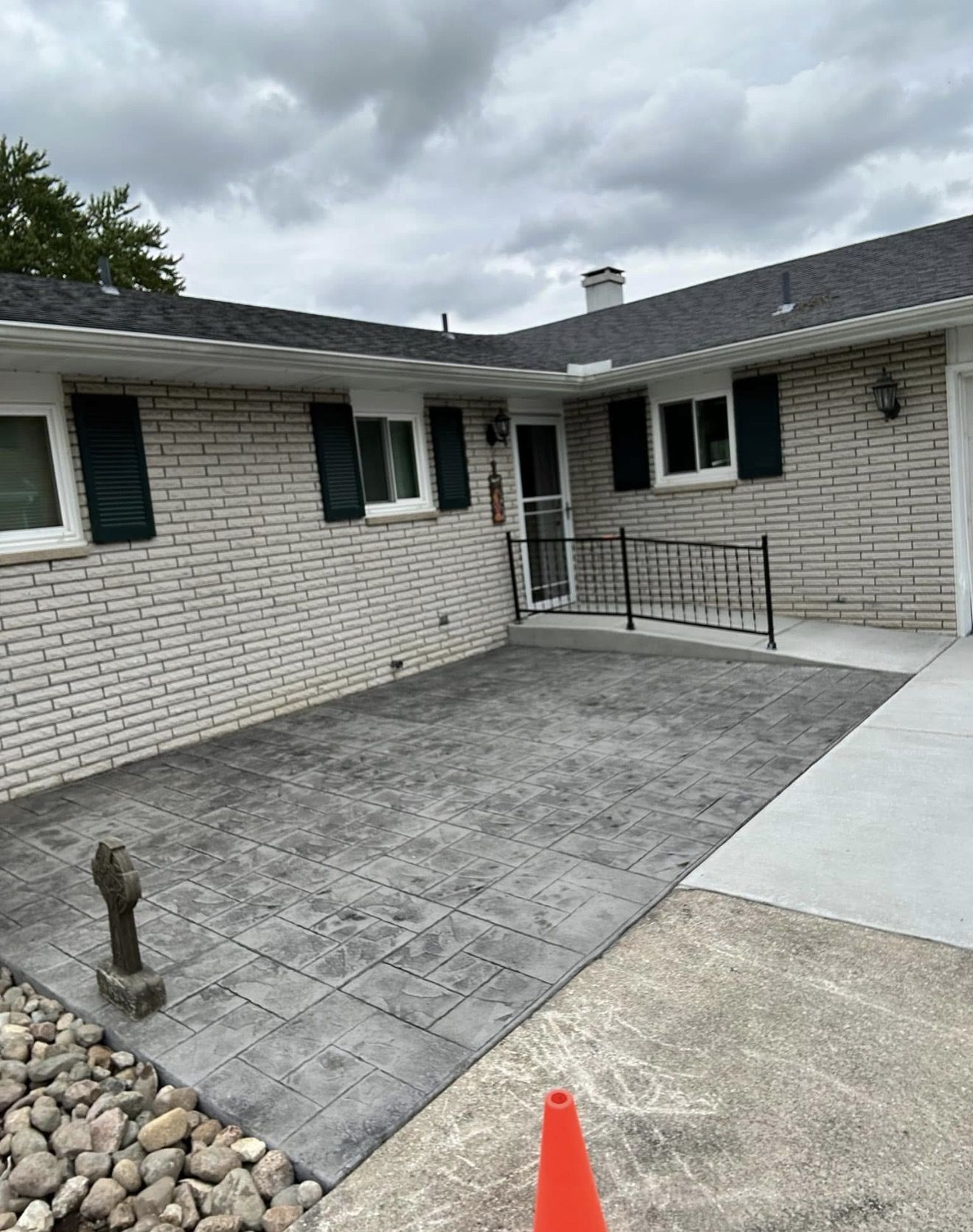 Stamped ashlar-slate concrete patio